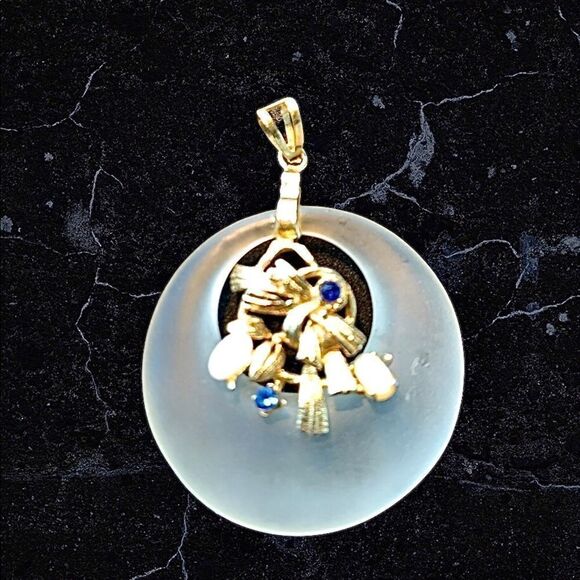 Vtg Hobe’ camphor glass gold tone round floral opal faux sapphire pendant - Picture 6 of 6